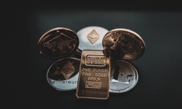 Gold vs Crypto